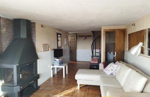 Salas Bajas House | Explore Casa el Sereno: Pet and Child Friendly Retreat