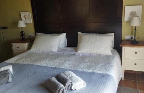 Salas Bajas House | Explore Casa el Sereno: Pet and Child Friendly Retreat