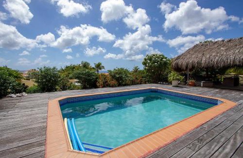 Sabadeco Hotel | Relax at Casa El Tropico: Family-Friendly with Pool Access