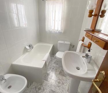Zahara de la Sierra House | Guest Rated 9.1: Casa “El Zumaque” in Zahara de la Sierra