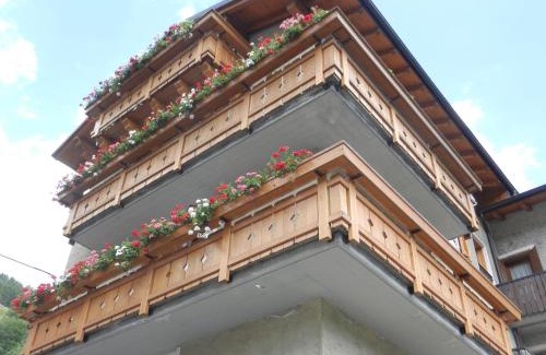 Semogo Apartment | Discover Casa Elda: Pet-Friendly Retreat with Top Ratings