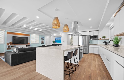 Parque Apartment | Oceanfront Bliss at Casa Elena by Otium - 8/10 Rated Stay