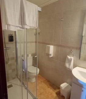 Campoo de Yuso House | Outstanding Casa Elisa Monegro: Family-Friendly Escape