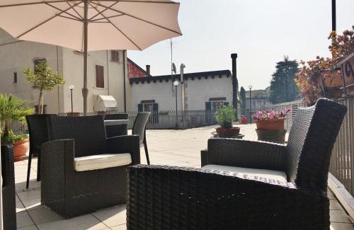 Peschiera del Garda City Centre Apartment | Exceptional Casa Elisabetta: Child-Friendly Retreat