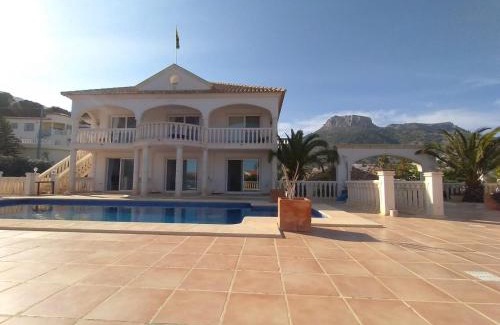 La Canuta Apartment | Casa Elite: Pet-Friendly Oasis with Oceanfront Views