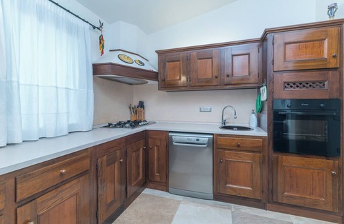 Arzachena House | Casa Elvi: Oceanfront Retreat with Private Pool & Wi-Fi