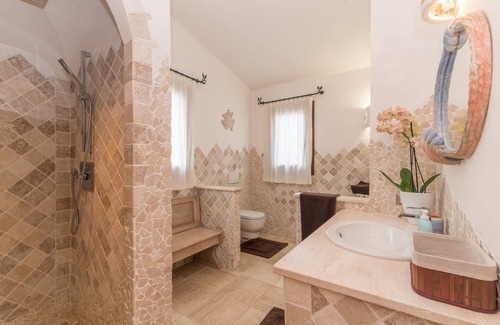 Arzachena House | Casa Elvi: Oceanfront Retreat with Private Pool & Wi-Fi