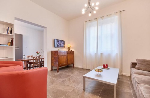 Desenzano del Garda Apartment | Casa Elvira: Family-Friendly Retreat with 4-Star Comfort