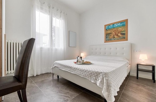 Desenzano del Garda Apartment | Casa Elvira: Family-Friendly Retreat with 4-Star Comfort