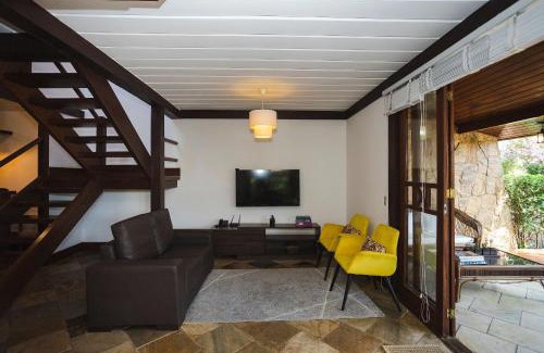 Praia Rasa House | Discover Casa em Búzios: Family-Friendly with Pool Access