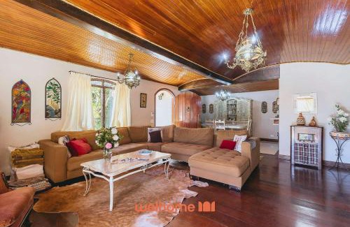 Vila Albertina House | Family-Friendly Getaway at Linda Casa in Campos do Jordao