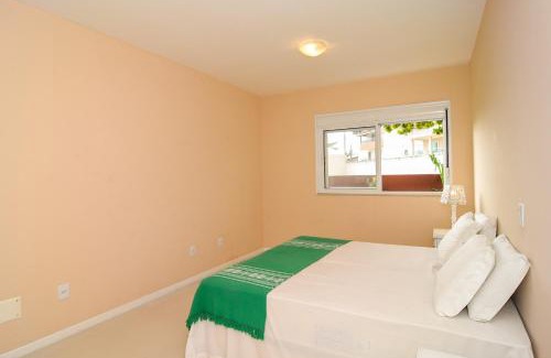 Ingleses do Rio Vermelho Villa | Cozy Casa near the Beach in Gated Community