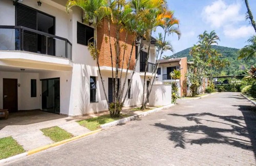 Pereque-Mirim House | Cozy Casa em Condomínio Enseada with Ocean View & Spa