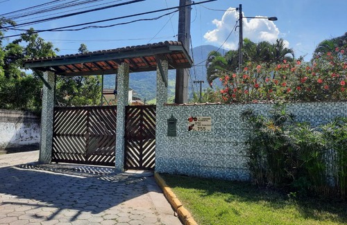 Sao Francisco da Praia House | Cozy Retreat in São Sebastião with Air Conditioning
