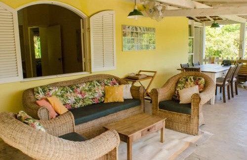 Sao Pedro House | Elegant Casa with Ocean View and Pet-Friendly Amenities
