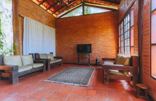 Cotia House | Relaxing Retreat with Pool and Grill in Cotia
