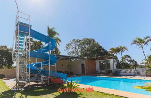 Cotia House | Relaxing Retreat with Pool and Grill in Cotia