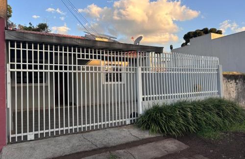 Sao Lourenco House | Casa em Curitiba perto da Pedreira e Opera de Arame, com Ar Condicionado 3Quartos