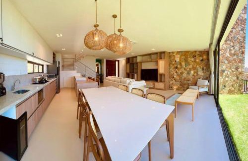 Flecheiras Apartment | Oceanfront Casa em Flecheiras with Pool & Hot Tub
