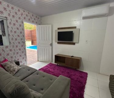 Imarui House | Refresh Your Stay at Casa com Piscina with a Pool