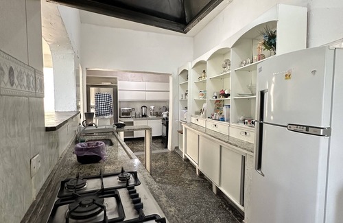 Mairipora Cottage | Experience Sunsets at Casa em Mairiporã with Pool & Spa