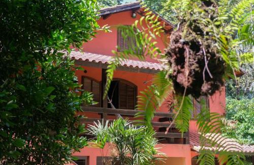 Penedo House | Discover Casa em Penedo: Family-Friendly with a Hot Tub