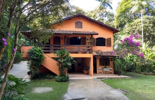 Penedo House | Discover Casa em Penedo: Family-Friendly with a Hot Tub