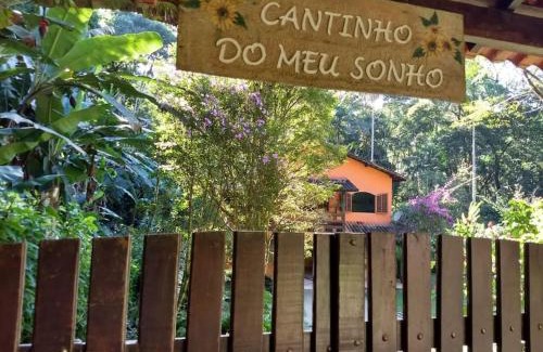 Penedo House | Discover Casa em Penedo: Family-Friendly with a Hot Tub
