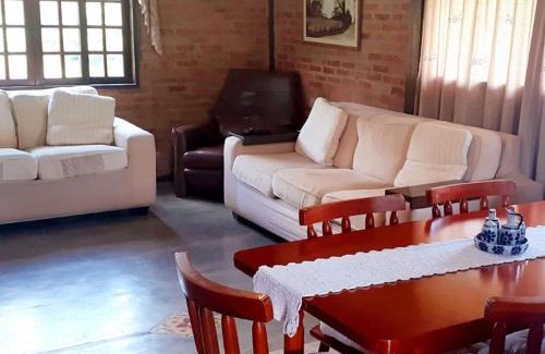 Centro House | Cozy Casa em Visconde de Mauá: Pet & Child Friendly Retreat