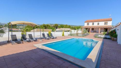 Arenas del Rey Villa | Discover Casa Embalse Bermejales: Family-Friendly Retreat