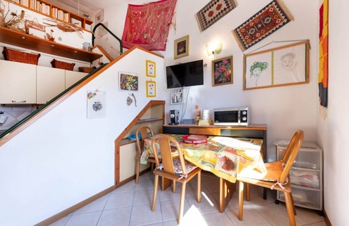 Mola Apartment | Discover EMISFERO: Pet-Friendly Stay with Breakfast Included