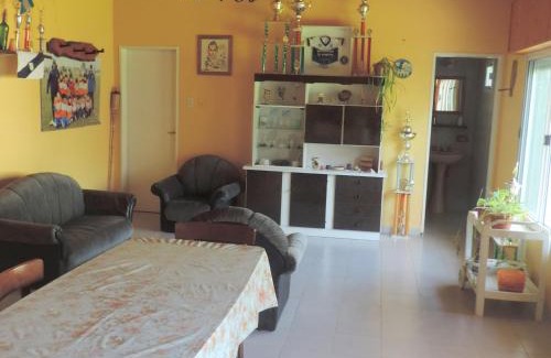 Olavarria House | Kid-Friendly Casa en Alquiler Temporario with 9.4 Rating