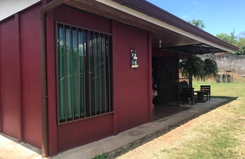 Atenas House | Peaceful Casa en Atenas: Ideal for Families and Pets