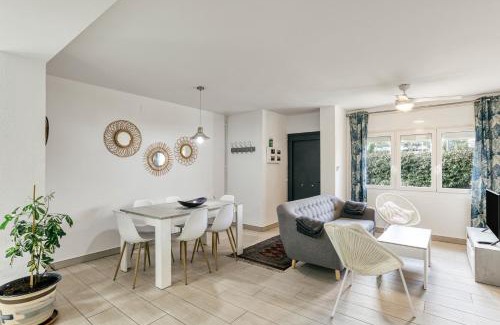 Begur House | Modern Casa en Begur: Family-Friendly Retreat with Top Rating