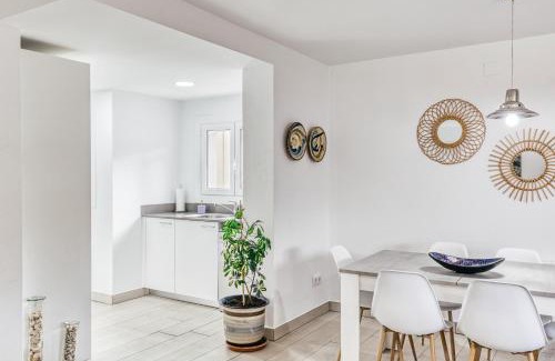 Begur House | Modern Casa en Begur: Family-Friendly Retreat with Top Rating