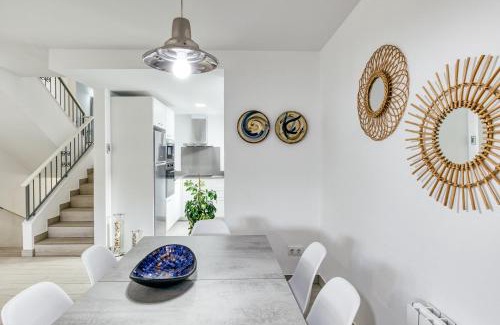 Begur House | Modern Casa en Begur: Family-Friendly Retreat with Top Rating