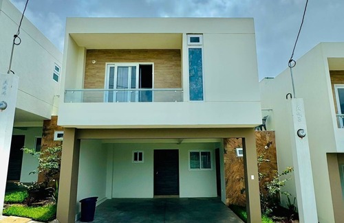 Villa Canales House | Casa en condominio con seguridadnn