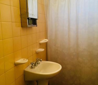 Villa Cura Brochero House | Cozy Casa en el Centro: Perfect for 6 with Hot Tub
