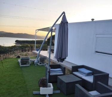 Espiel House | Inviting Casa en el Lago: Pet-Friendly Retreat with Pool