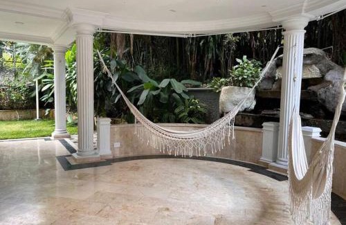 Los Naranjos Villa | Pet-Friendly Retreat at Casa en el Poblado - Tesoro