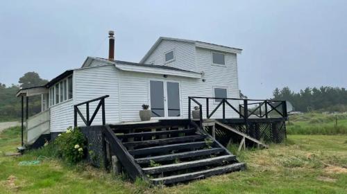 Ancud House | Beachfront Bliss at Casa en la Playa - Rated 10/10!