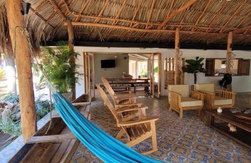 Costa Caribe Villa | Beachfront Casa en la Playa de Coveñas, Colombia