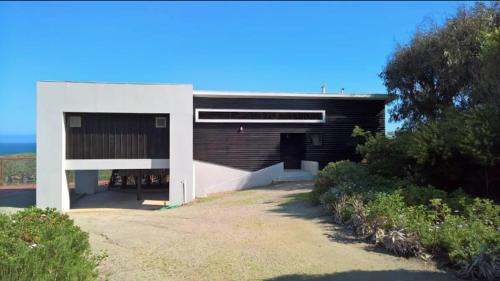 Los Vilos House | Beachfront Casa en la Playa: Family-Friendly Getaway