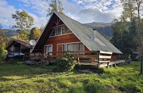 Panguipulli Apartment | Discover Casa en Liquiñe: Pet-Friendly & Family Approved