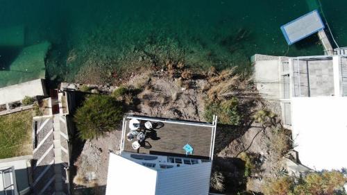 Rincon del Atuel House | Idyllic Casa en Los Reyunos: Lakeside Retreat Awaits You