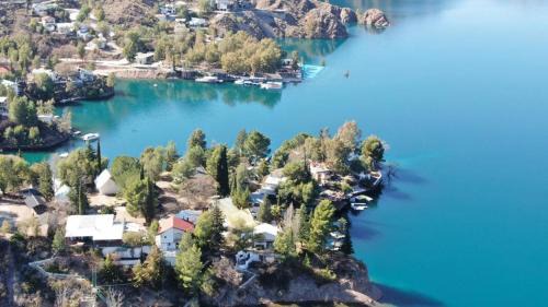 Rincon del Atuel House | Idyllic Casa en Los Reyunos: Lakeside Retreat Awaits You
