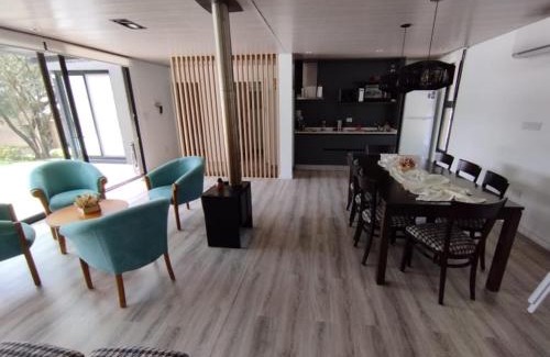 Alta Gracia House | Pet Friendly Casa en Potrerillo de Larreta with Ocean View
