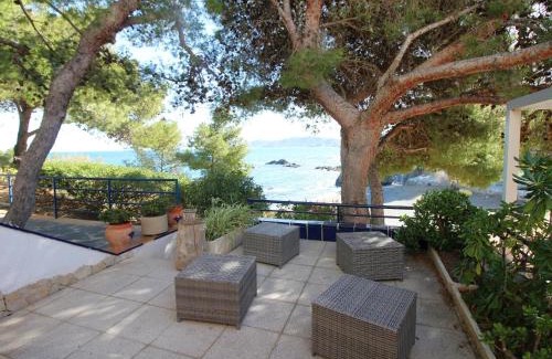 Llanca House | Beachfront Retreat with Direct Access and Spectacular Views