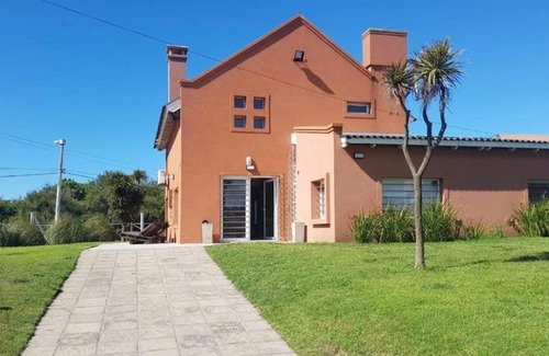 Quequen House | Relax at Casa en Quequen: Family-Friendly with Pool