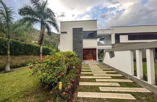 Santa Fe de Antioquia Villa | Relax at Casa En Santa Fe de Antioquia with Pool & Hot Tub